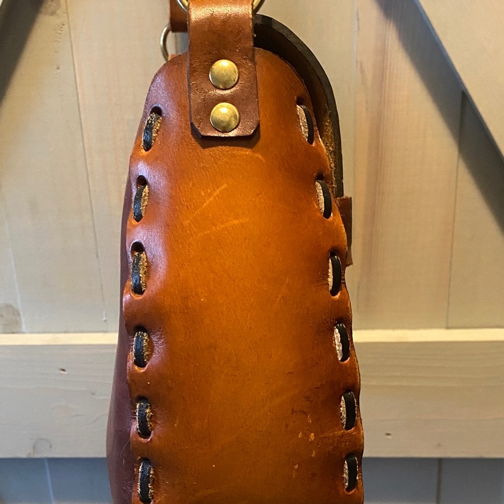 Vintage boho hippie 1970’s Artisan Brown Leather Shoulder Bag with Floral Design - Picture 5 of 13